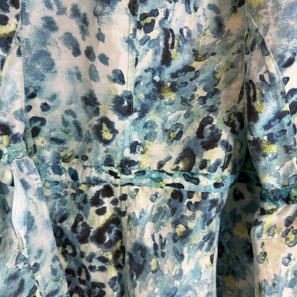 Chico’s Size 1 Blue, Navy, Lime Blazer Windbreaker Cinch-able Jacket w/ Pockets - Picture 4 of 6